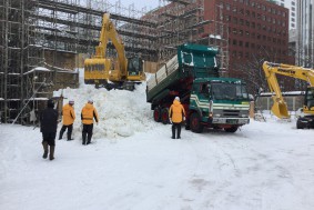 大雪像制作状況 初期