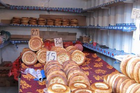 キルギスの主食のパン