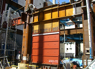 クロスホテル札幌　CFT構造と制震技術の複合